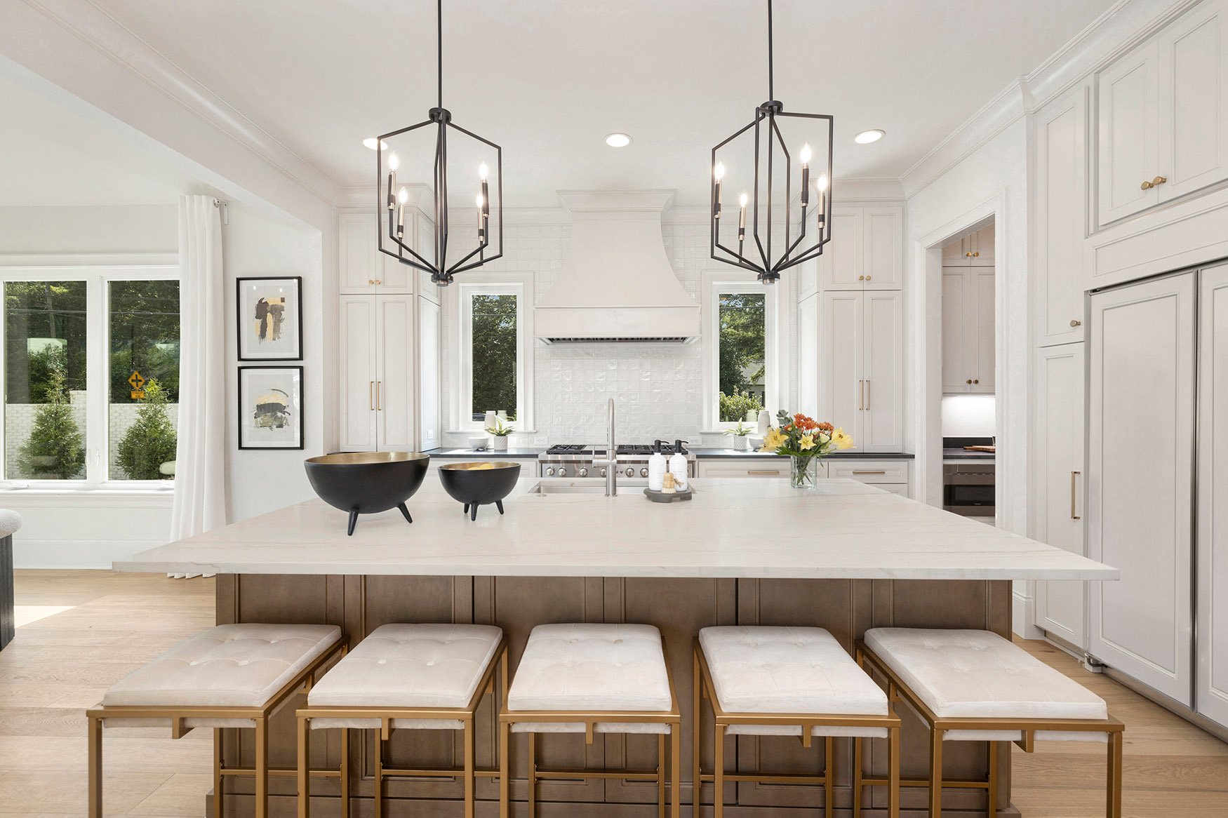 Simonini-Custom-Luxurious-Dining-Room