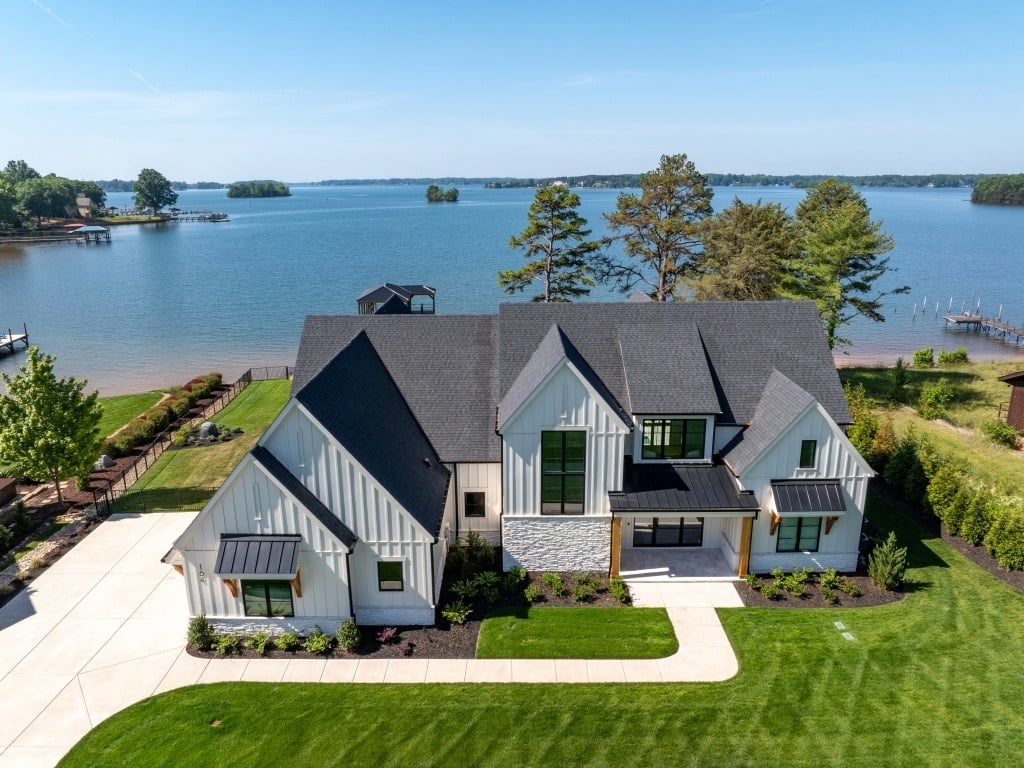 Modern Farmhouse Retreat 